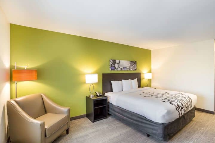 Room 6 of 34