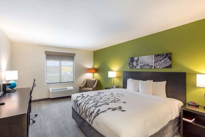 Room 17 of 34