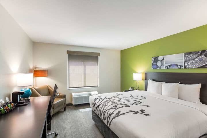 Room 12 of 34