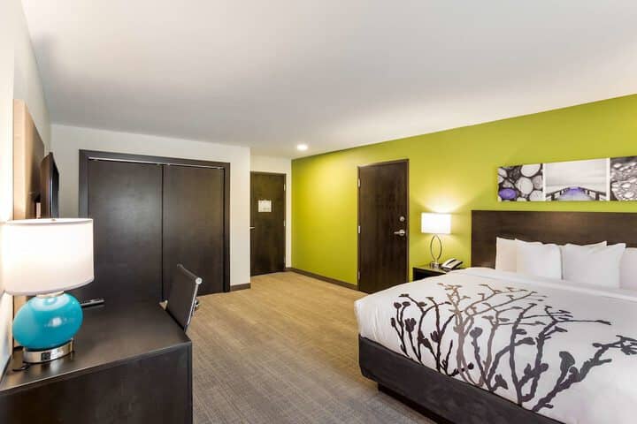 Room 5 of 34