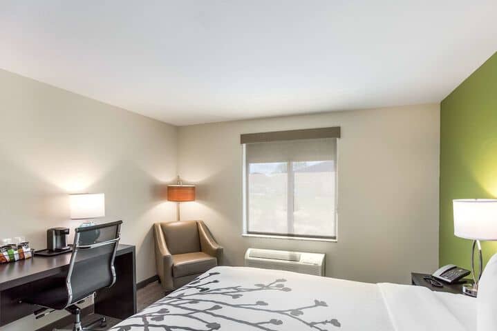 Room 20 of 34