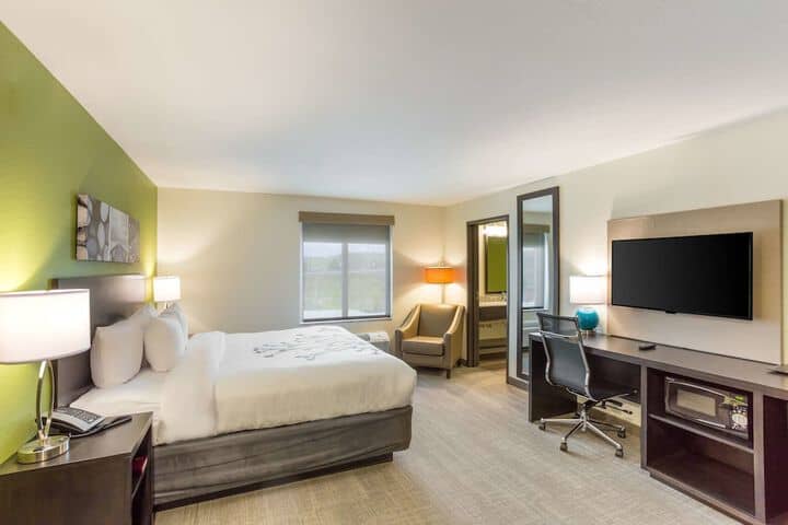 Room 10 of 34