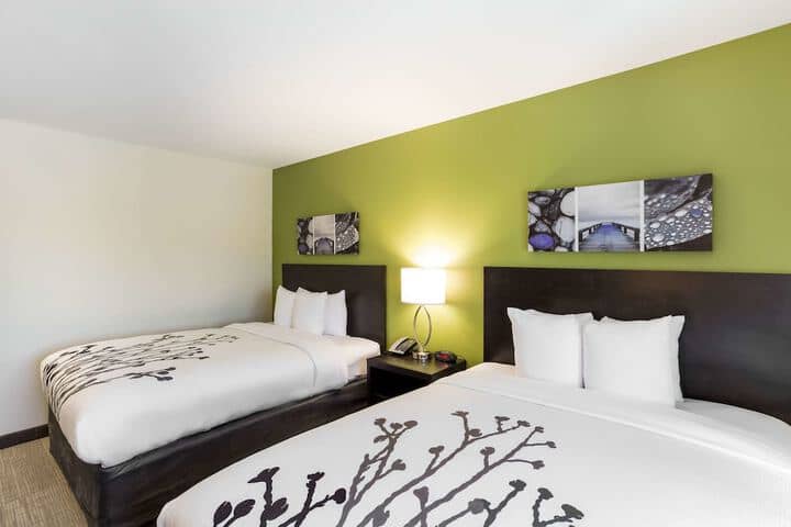Room 18 of 34